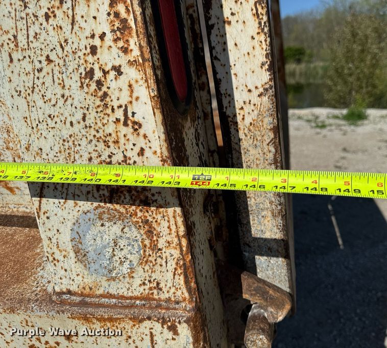 image for item DV2592 2000 International 8100 dump truck