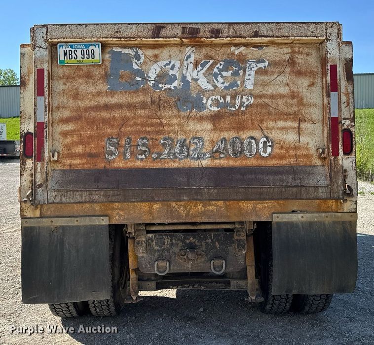 image for item DV2592 2000 International 8100 dump truck