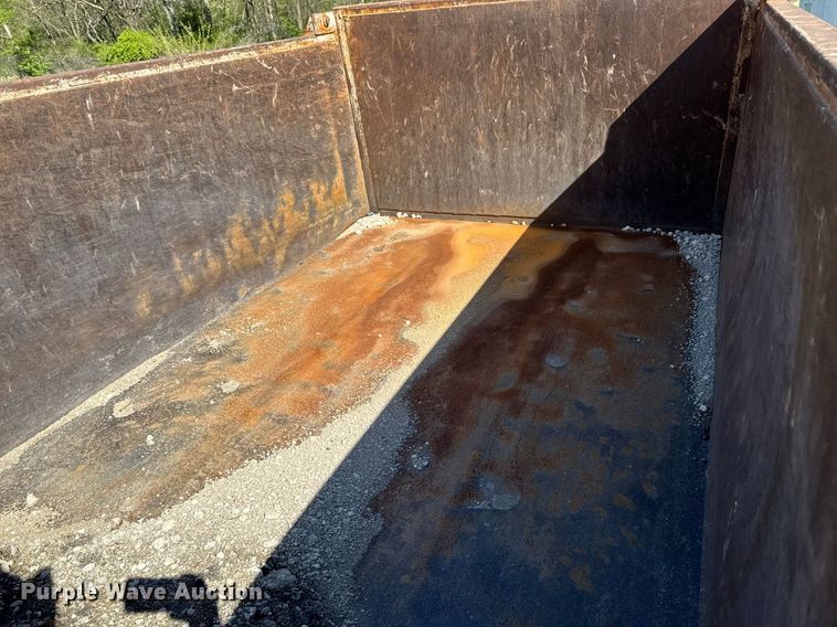 image for item DV2592 2000 International 8100 dump truck