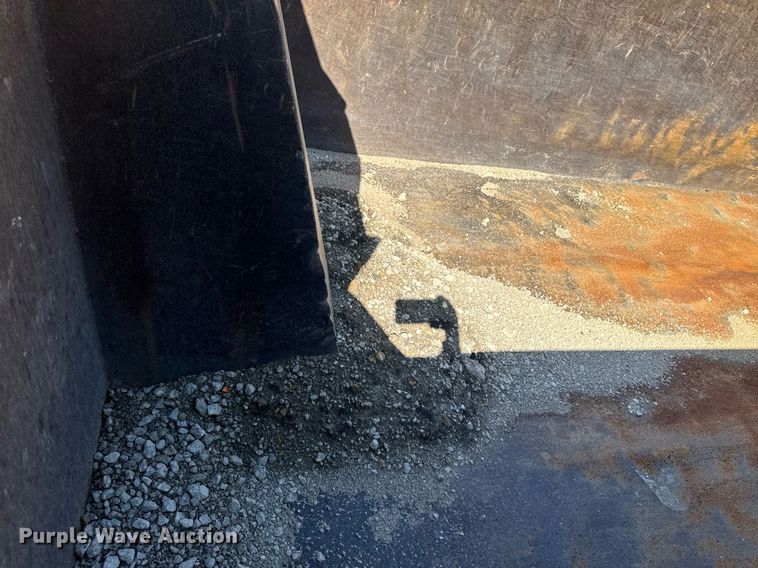 image for item DV2592 2000 International 8100 dump truck