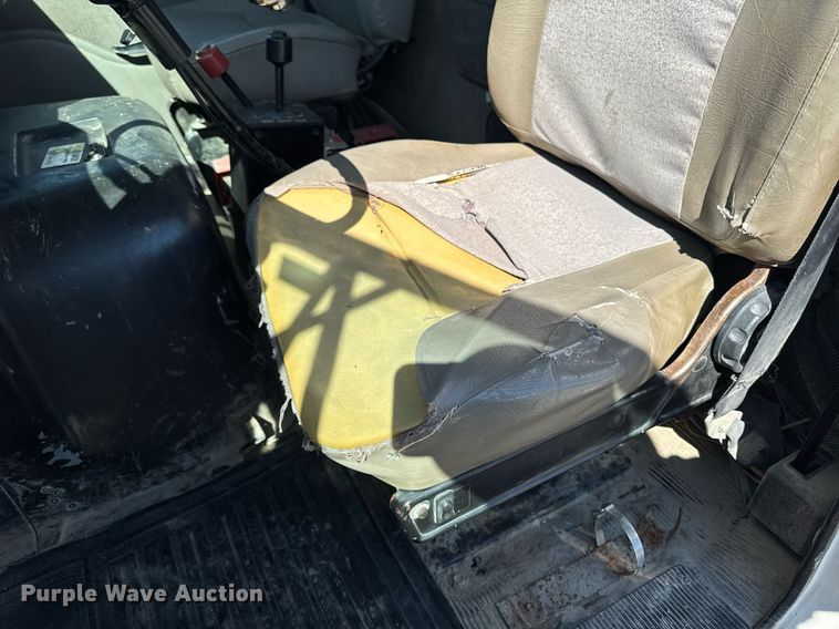 image for item DV2592 2000 International 8100 dump truck