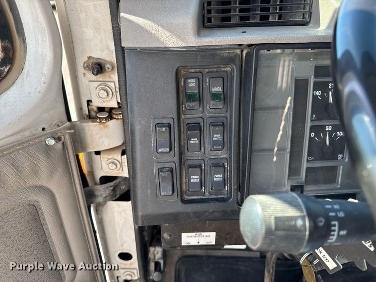 image for item DV2592 2000 International 8100 dump truck