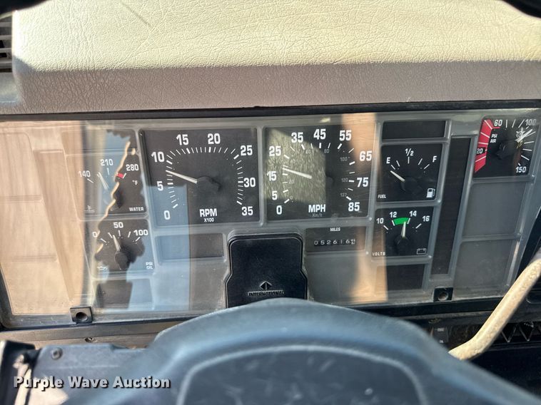 image for item DV2592 2000 International 8100 dump truck