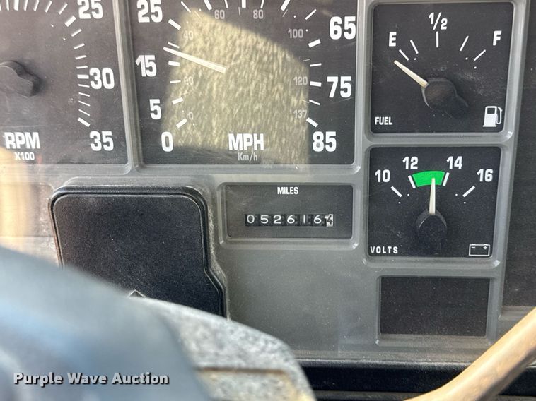 image for item DV2592 2000 International 8100 dump truck