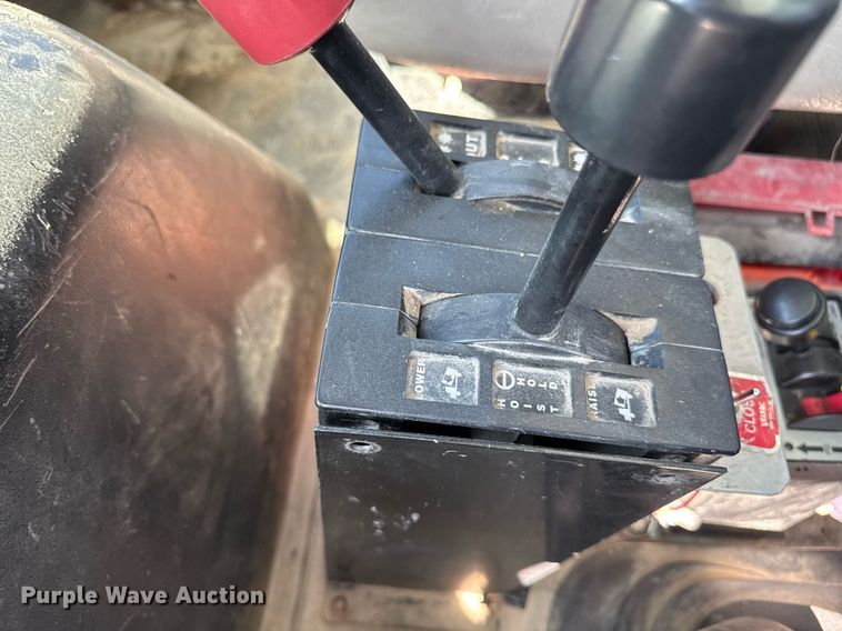 image for item DV2592 2000 International 8100 dump truck