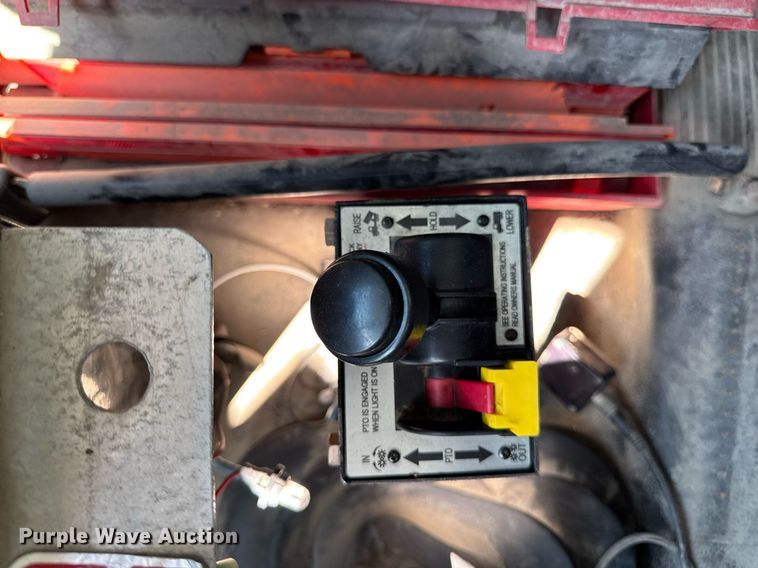 image for item DV2592 2000 International 8100 dump truck