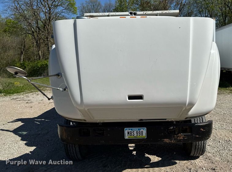 image for item DV2592 2000 International 8100 dump truck