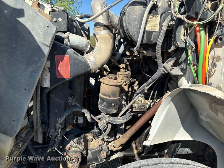 image for item DV2592 2000 International 8100 dump truck