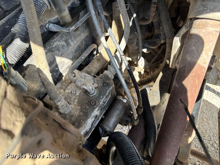 image for item DV2592 2000 International 8100 dump truck