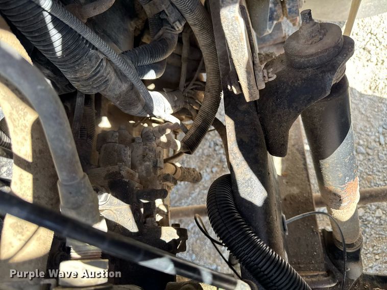 image for item DV2592 2000 International 8100 dump truck