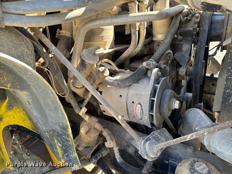 image for item DV2592 2000 International 8100 dump truck