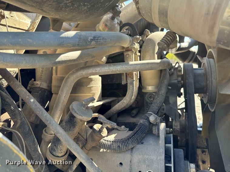 image for item DV2592 2000 International 8100 dump truck