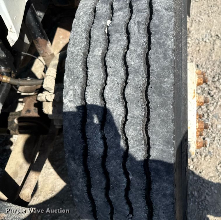 image for item DV2592 2000 International 8100 dump truck