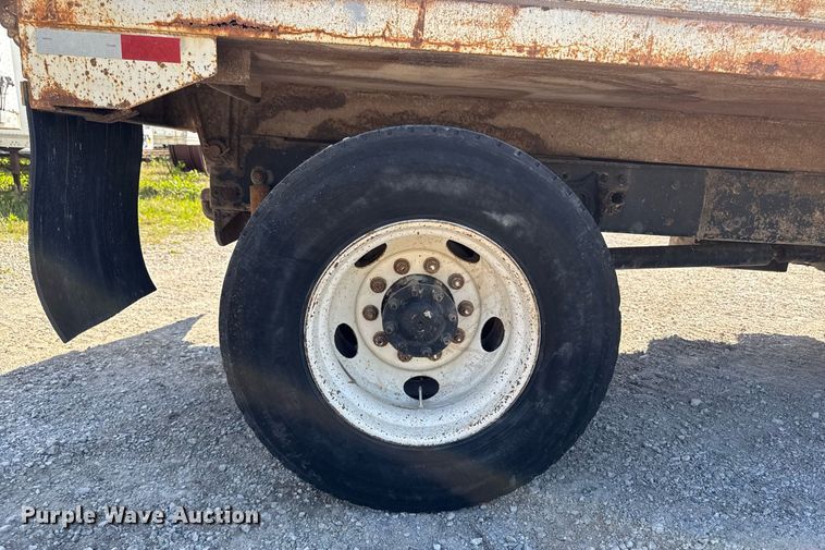 image for item DV2592 2000 International 8100 dump truck