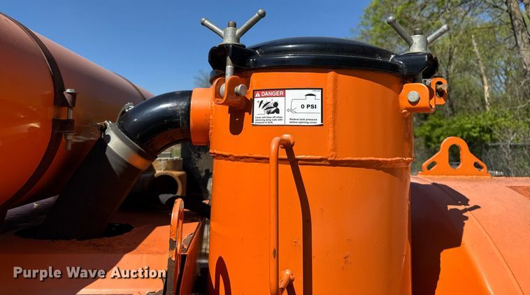 image for item DV2593 2013 Ring-O-Matic 550 vacuum excavator