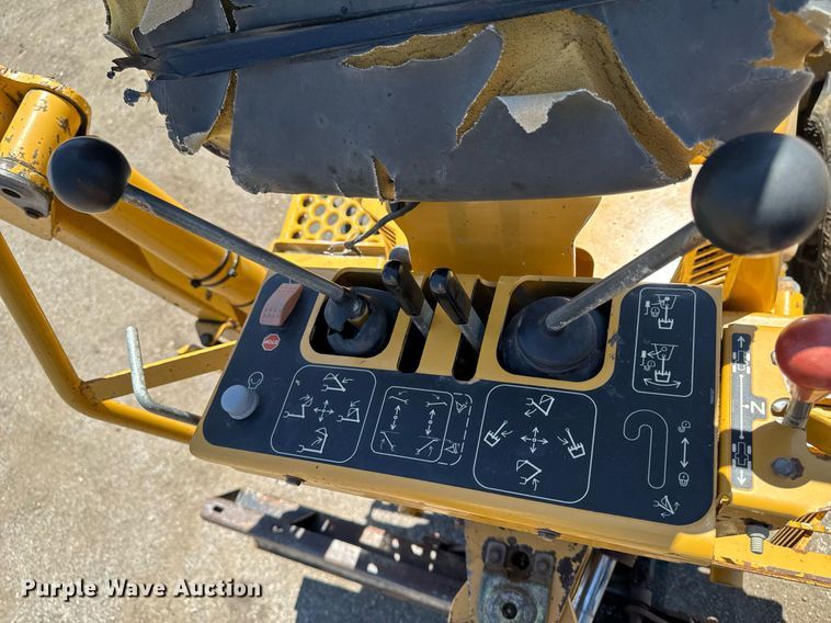 image for item DV2594 2007 Vermeer RT650 trencher