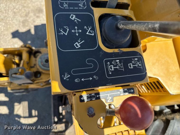 image for item DV2594 2007 Vermeer RT650 trencher