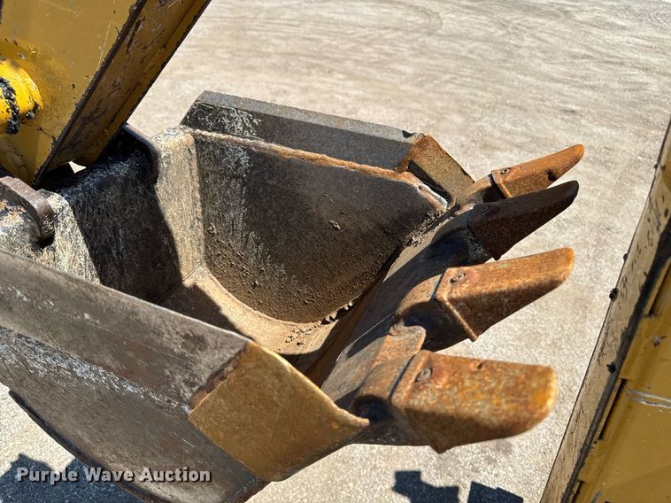 image for item DV2594 2007 Vermeer RT650 trencher