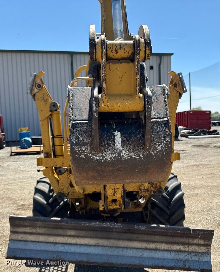 image for item DV2594 2007 Vermeer RT650 trencher