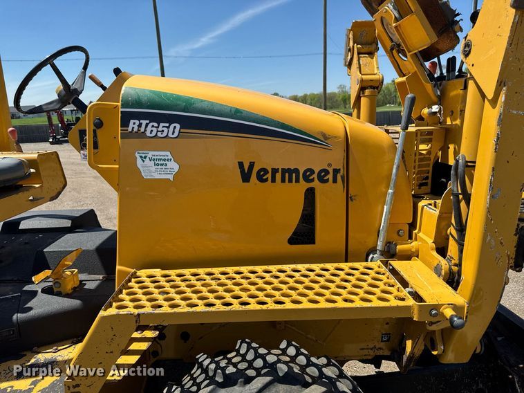 image for item DV2594 2007 Vermeer RT650 trencher