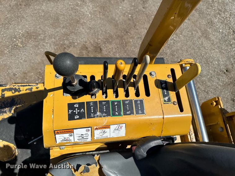 image for item DV2594 2007 Vermeer RT650 trencher