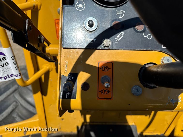 image for item DV2594 2007 Vermeer RT650 trencher