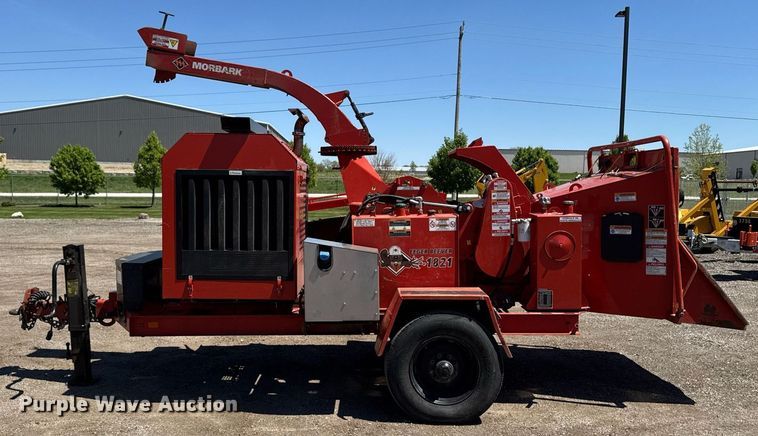 image for item DV2595 2021 Morbark LLC Eeger Beaver 1821 wood chipper