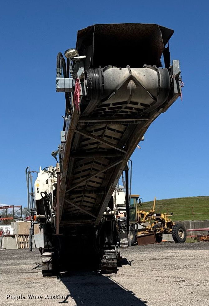 image for item DV2597 1997 Wirtgen 2000DC milling machine