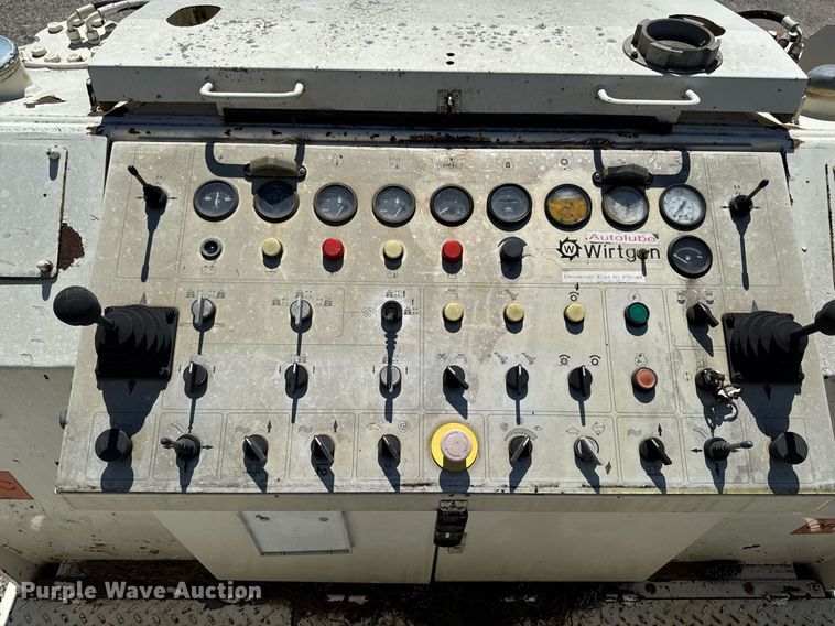 image for item DV2597 1997 Wirtgen 2000DC milling machine