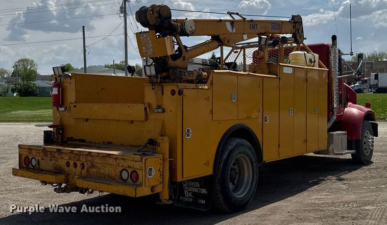 image for item DV2612 2004 Peterbilt 330 utility / service truck