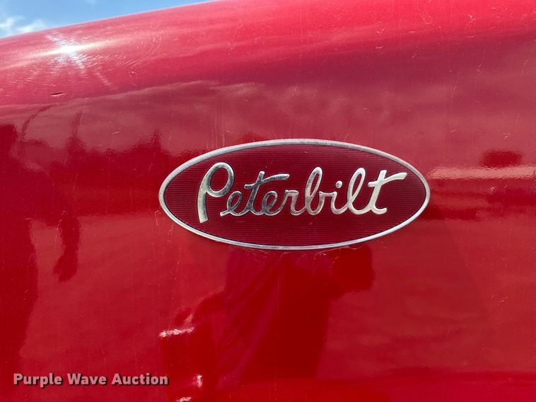 image for item DV2612 2004 Peterbilt 330 utility / service truck