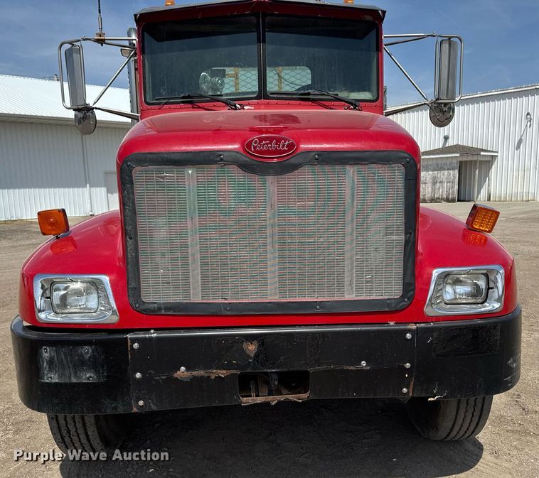 image for item DV2612 2004 Peterbilt 330 utility / service truck