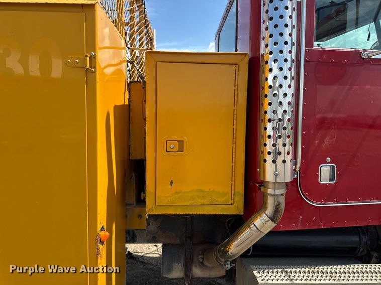 image for item DV2612 2004 Peterbilt 330 utility / service truck