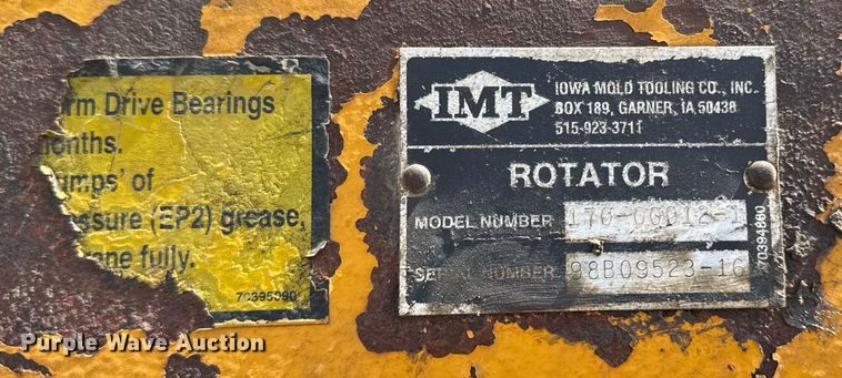 image for item DV2612 2004 Peterbilt 330 utility / service truck