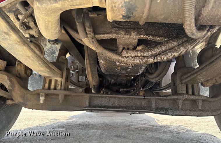 image for item DV2612 2004 Peterbilt 330 utility / service truck