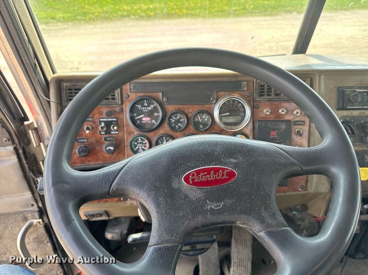 image for item DV2612 2004 Peterbilt 330 utility / service truck