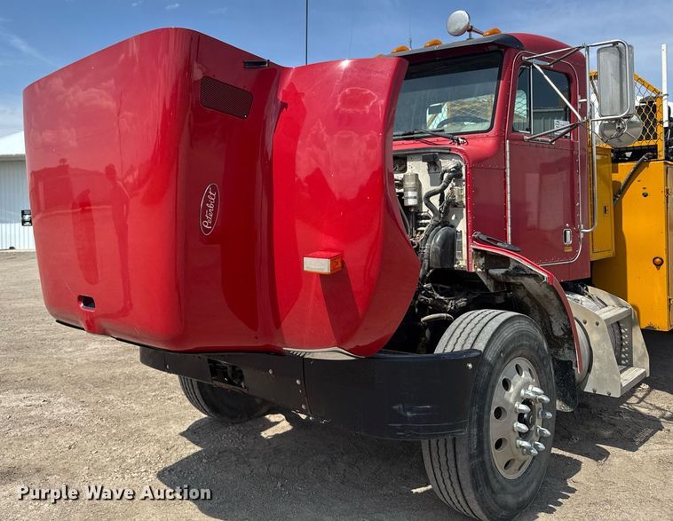 image for item DV2612 2004 Peterbilt 330 utility / service truck