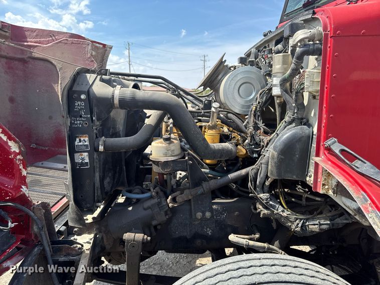 image for item DV2612 2004 Peterbilt 330 utility / service truck