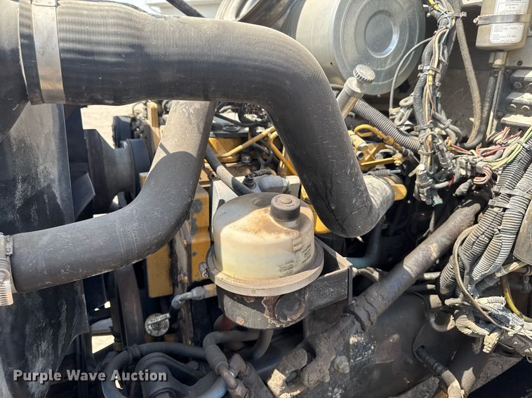 image for item DV2612 2004 Peterbilt 330 utility / service truck