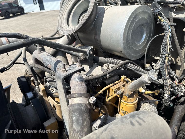 image for item DV2612 2004 Peterbilt 330 utility / service truck