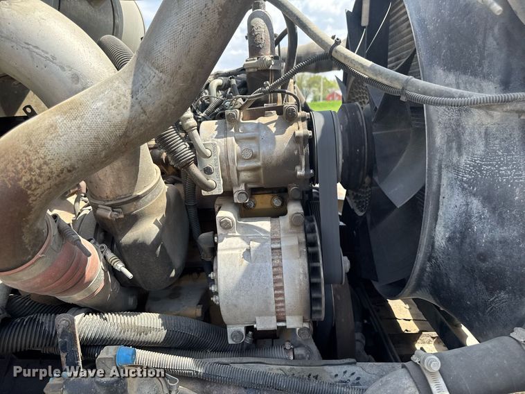 image for item DV2612 2004 Peterbilt 330 utility / service truck