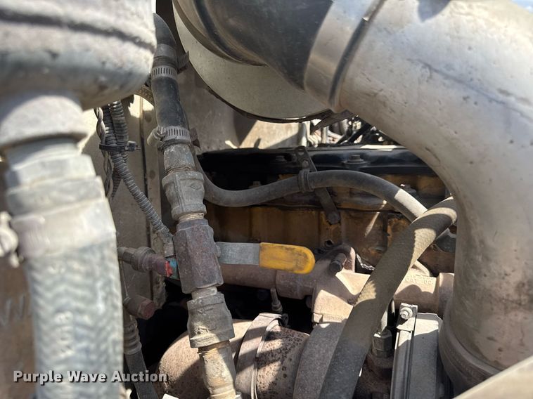 image for item DV2612 2004 Peterbilt 330 utility / service truck