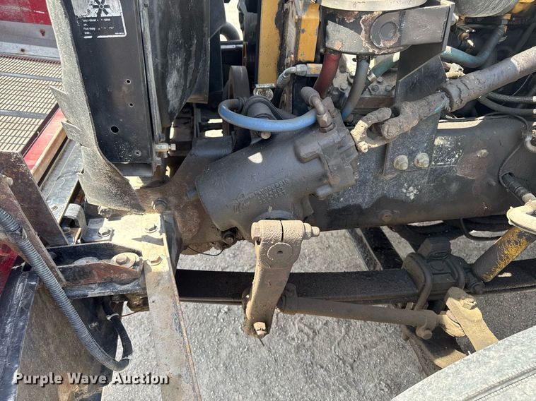 image for item DV2612 2004 Peterbilt 330 utility / service truck