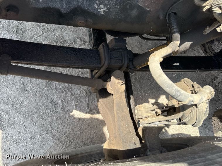 image for item DV2612 2004 Peterbilt 330 utility / service truck