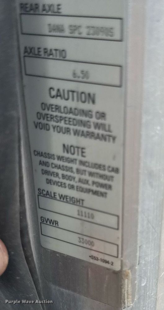 image for item DV2612 2004 Peterbilt 330 utility / service truck