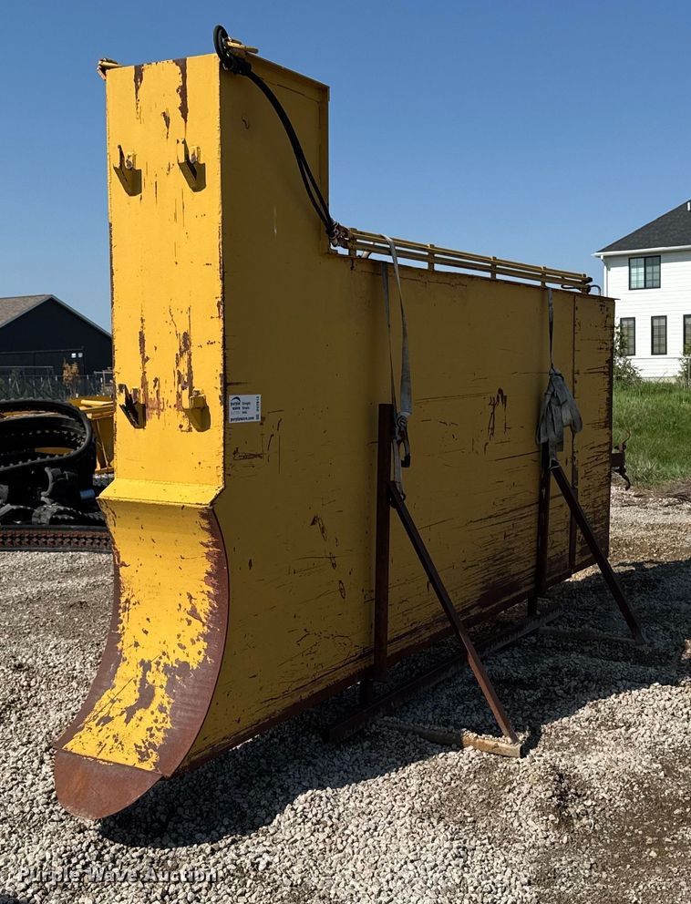 image for item DV2613 Trench box