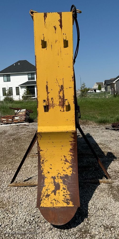 image for item DV2613 Trench box