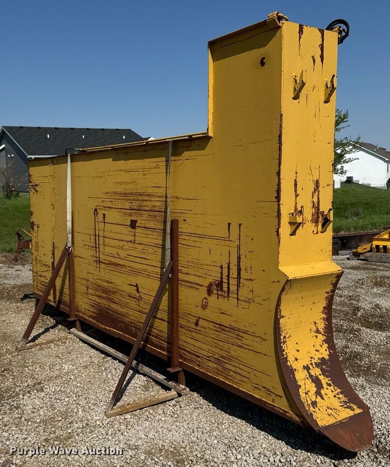 image for item DV2613 Trench box