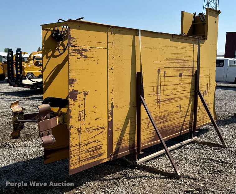 image for item DV2613 Trench box