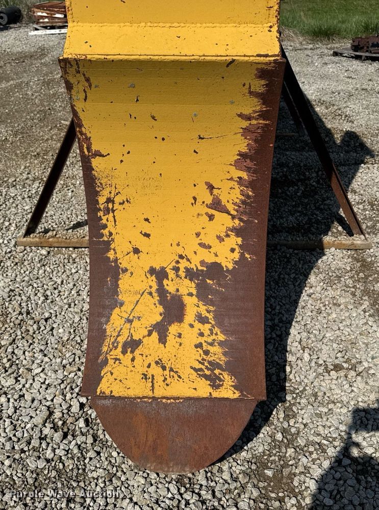 image for item DV2613 Trench box